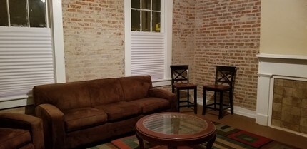 800 Walnut St, Unit B in Vicksburg, MS - Foto de edificio - Building Photo