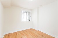 1706 Fontain St photo'