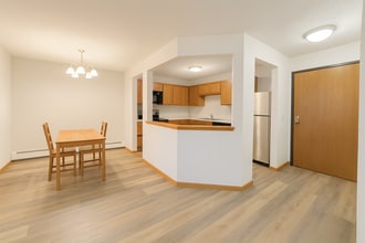 8031 Xerxes Ave S in Bloomington, MN - Building Photo - Building Photo