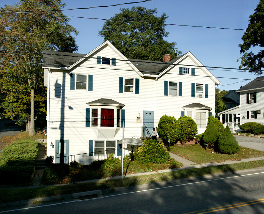 15 East St in New Milford, CT - Building Photo