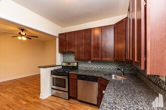 3517 N Racine Ave in Chicago, IL - Building Photo - Building Photo