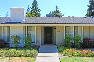 Bear Creek North in Merced, CA - Foto de edificio - Building Photo