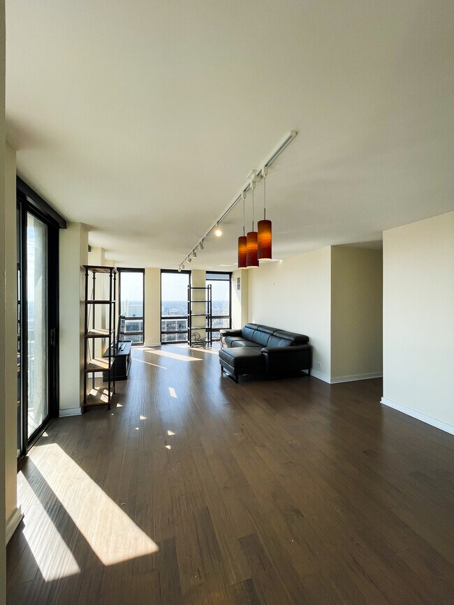 1660 N La Salle Dr in Chicago, IL - Building Photo - Building Photo
