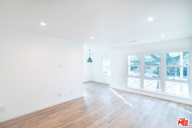 3808 Los Feliz Blvd in Los Angeles, CA - Foto de edificio - Building Photo