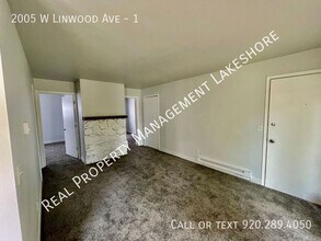2005 W Linwood Ave in Oshkosh, WI - Building Photo - Building Photo