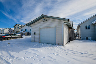 9706-9126 126 Ave in Grande Prairie, AB - Building Photo - Building Photo