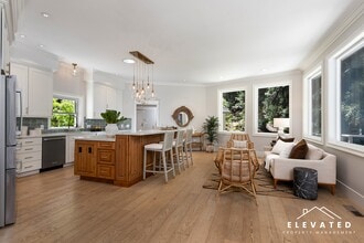 711 Furlong Rd in Sebastopol, CA - Building Photo - Building Photo