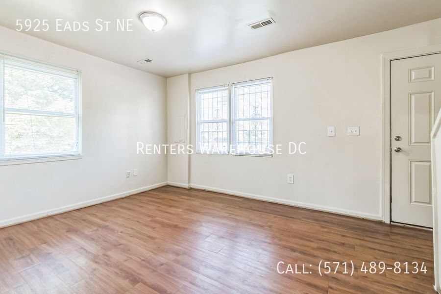 5925 Eads St NE in Washington, DC - Building Photo