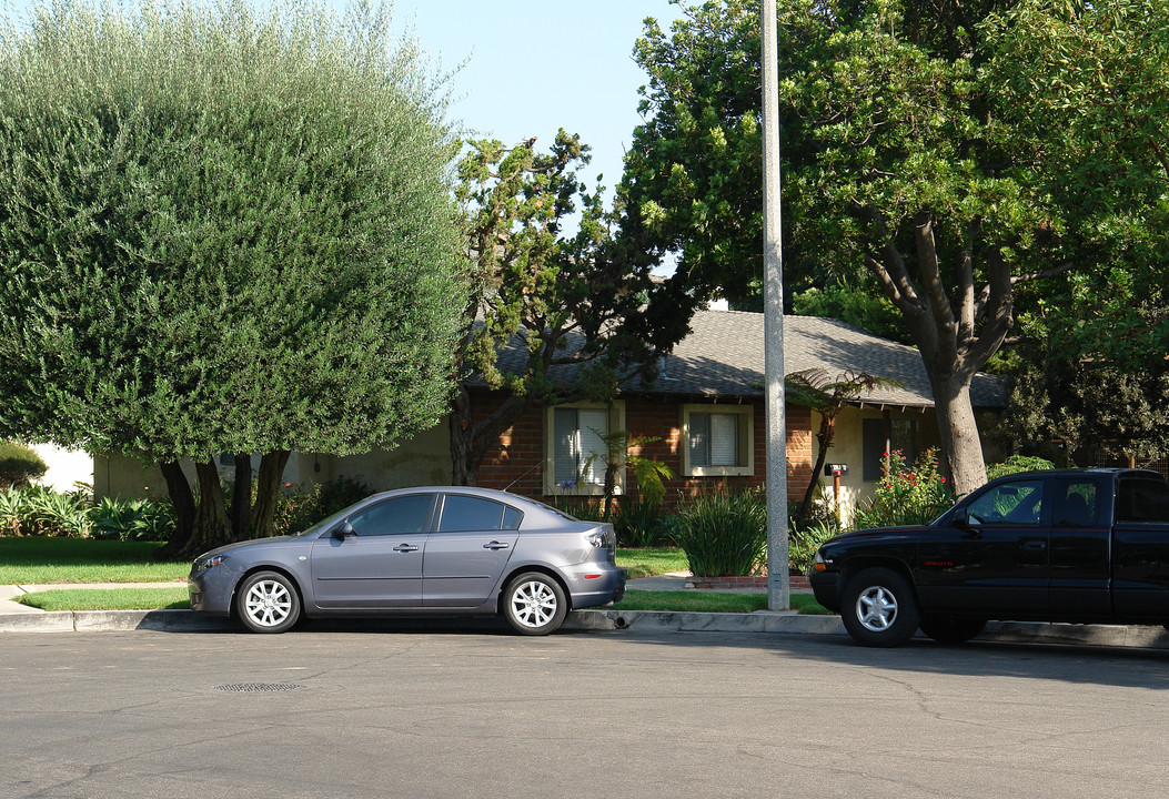 431 W Tularosa Ave in Orange, CA - Building Photo