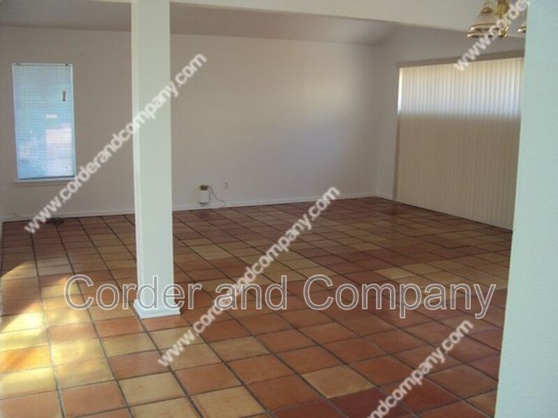 5800 Cambria Rd NW in Albuquerque, NM - Building Photo