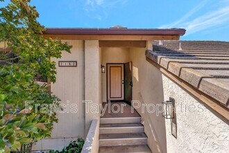 2182 Firethorn Glen in Escondido, CA - Building Photo - Building Photo
