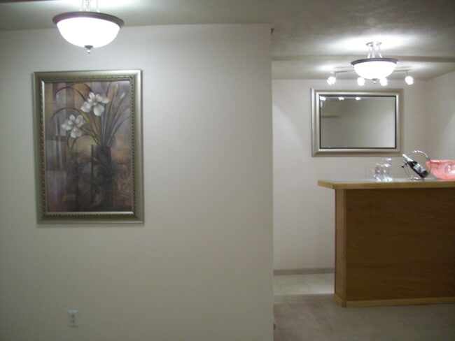 3570 E Wasatch Hills Ln in Cottonwood Heights, UT - Building Photo - Building Photo