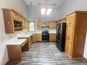11905 Silverod St NW in Coon Rapids, MN - Foto de edificio - Building Photo