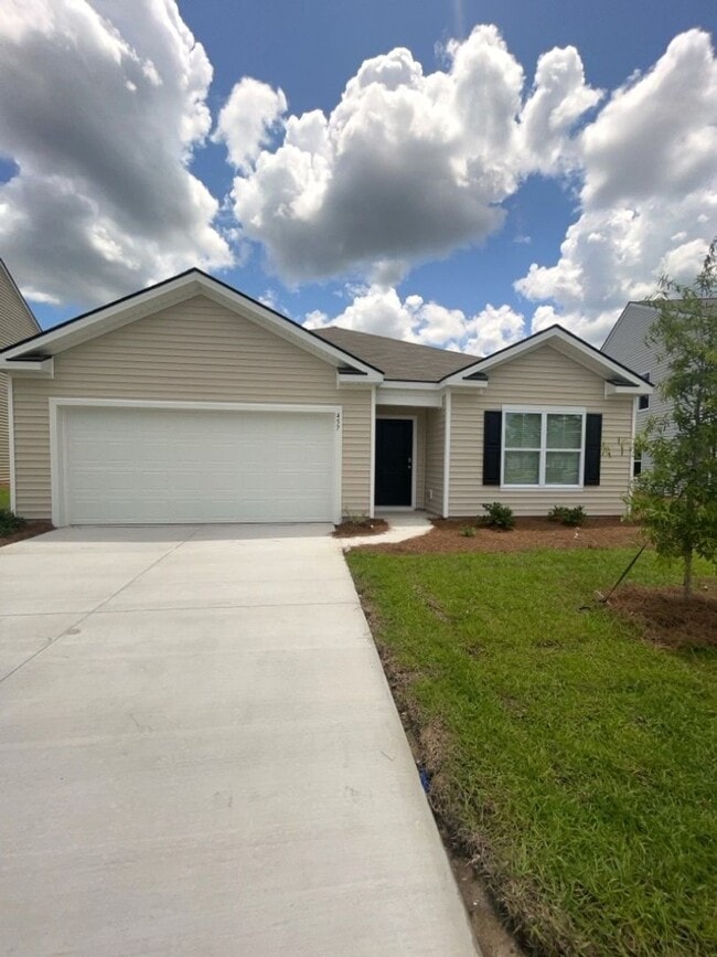 457 Coconut Dr in Bloomingdale, GA - Building Photo - Building Photo