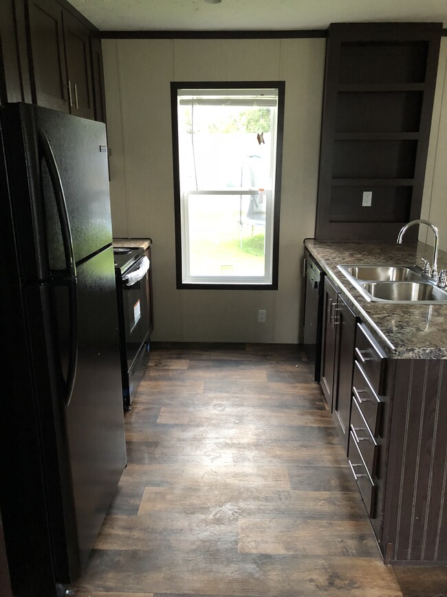 23453 Walker South Rd in Denham Springs, LA - Building Photo - Building Photo