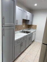 823 NE 5th St in Hallandale Beach, FL - Building Photo - Building Photo