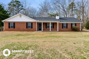 138 Michelle Dr in Mcdonough, GA - Building Photo