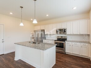 4817 Chutney Dr in Nashville, TN - Foto de edificio - Building Photo