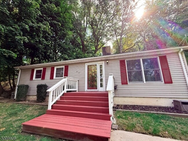 349 E Shore Trail in Sparta, NJ - Building Photo - Building Photo