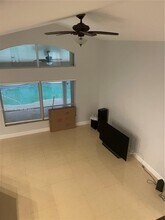 1552 NW 135th Ave in Pembroke Pines, FL - Building Photo - Building Photo