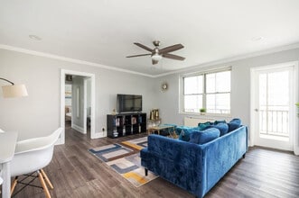 300 W Peachtree St NW in Atlanta, GA - Building Photo - Building Photo