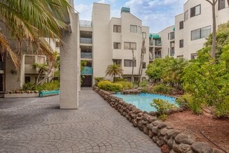 320 Peninsula Ave in San Mateo, CA - Building Photo - Building Photo