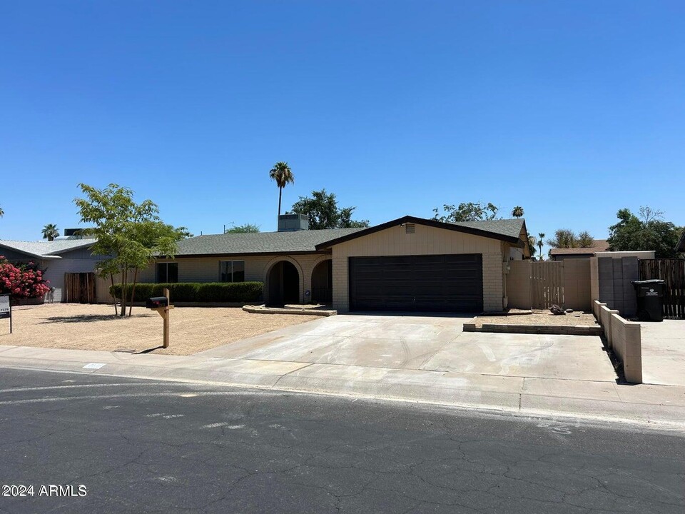 12433 N 47th Dr in Glendale, AZ - Building Photo