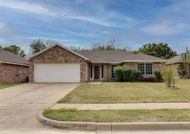 409 Oxford St in Burleson, TX - Building Photo