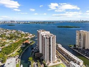 1800 NE 114th St in Miami, FL - Building Photo - Building Photo
