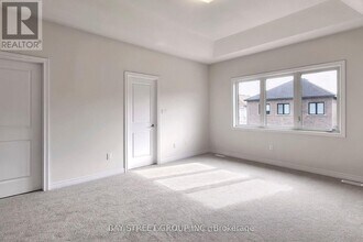 1296 Klondike Dr in Oshawa, ON - Building Photo - Building Photo