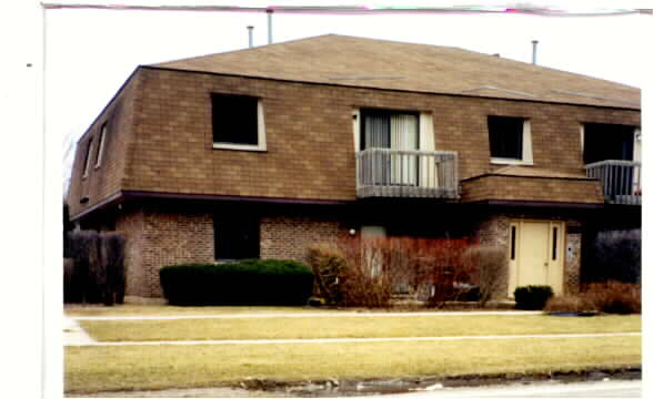 Lincoln Manor Apartments in Carpentersville, IL - Foto de edificio