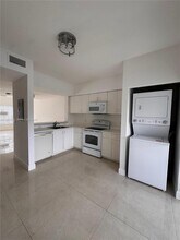 16747 Hemingway Dr in Weston, FL - Building Photo - Building Photo