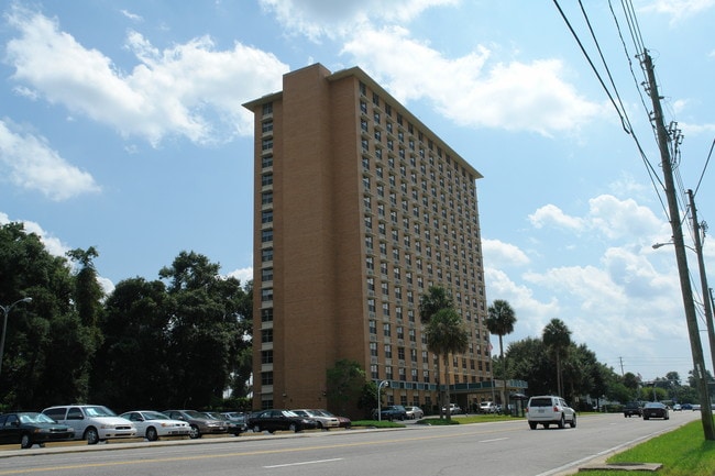 College Arms Towers - Senior Community +62 in DeLand, FL - Building Photo - Building Photo