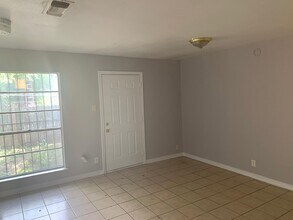 5414 Little Creek Dr in San Antonio, TX - Building Photo - Building Photo