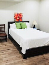 2013 Raymond Ave, Unit 2013 Raymond Ave-3B3B in Los Angeles, CA - Building Photo - Building Photo