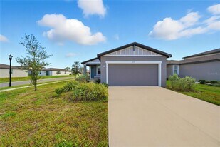 3132 Shelter Way in Zephyrhills, FL - Building Photo
