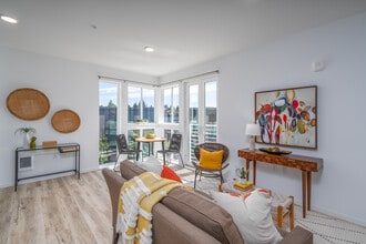 The Harp in Seattle, WA - Foto de edificio - Interior Photo