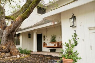 2925 Carissa Ct in Santa Rosa, CA - Building Photo