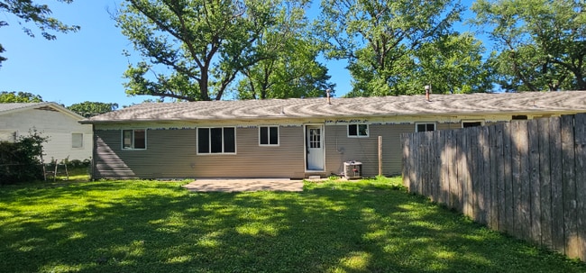 2854 E Lombard St in Springfield, MO - Building Photo - Building Photo