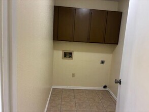 405 Rockcrest Dr in Cleburne, TX - Building Photo - Building Photo