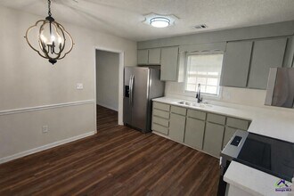 414 Forest Lake Dr in Warner Robins, GA - Building Photo - Building Photo