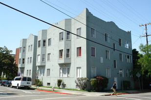 2500 Hillegass Ave Apartments