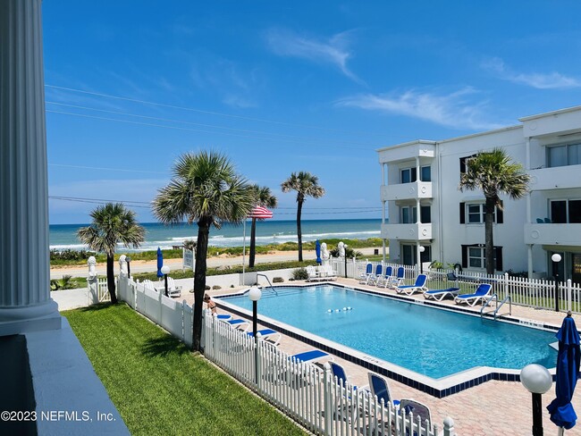 1926 Ocean Shore Blvd in Ormond Beach, FL - Foto de edificio - Building Photo