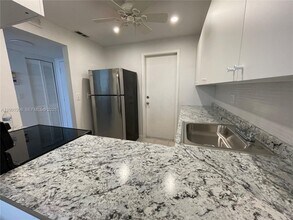 1817 S Ocean Dr in Hallandale Beach, FL - Building Photo - Building Photo