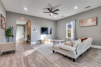 1016 Winters St in Dallas, TX - Building Photo - Building Photo