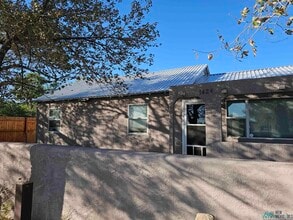 1424 W Kaywood St in Portales, NM - Building Photo - Building Photo