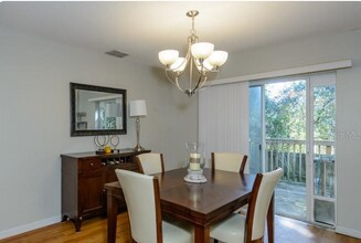 4649 Ashburn Square Dr in Tampa, FL - Building Photo - Building Photo