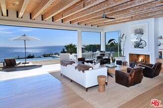 24683 Pacific Coast Hwy in Malibu, CA - Building Photo - Building Photo