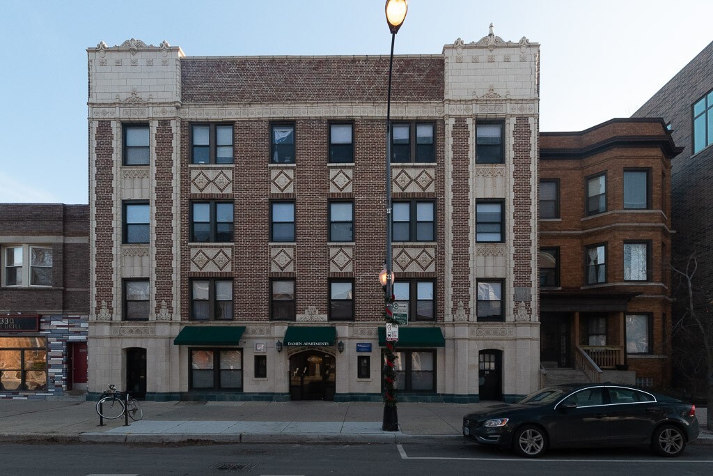 4854 N Damen Ave in Chicago, IL - Building Photo