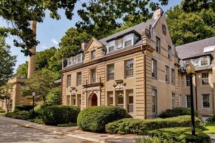 65 Glen Rd, Unit H4 in Brookline, MA - Building Photo